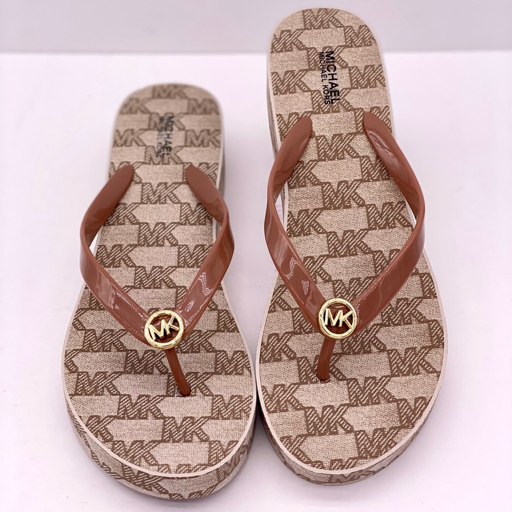 Michael Kors Bedford Logo MK
Women's Wedge Flip Flop Sandals - Picture 3 of 8